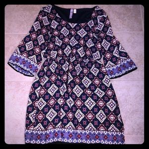Beautiful 70’s inspired midi dress!
